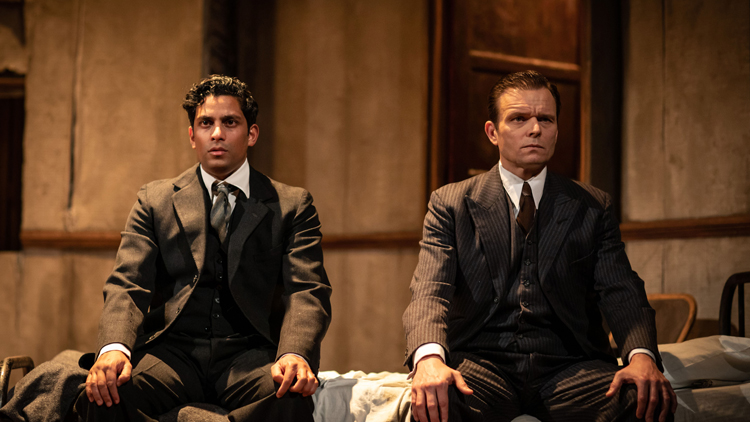 THE DUMB WAITER: ★★★★ FROM THE STAGE