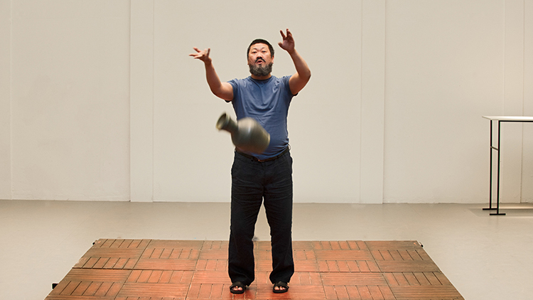 Ai Weiwei free to travel following controversial 2011 arrest